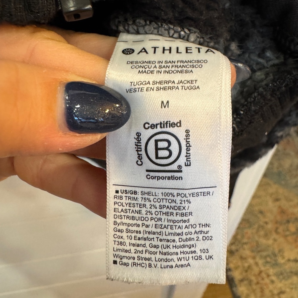 Athleta Fog Camo Tugga Sherpa Jacket
Size Medium - Picture 6 of 7